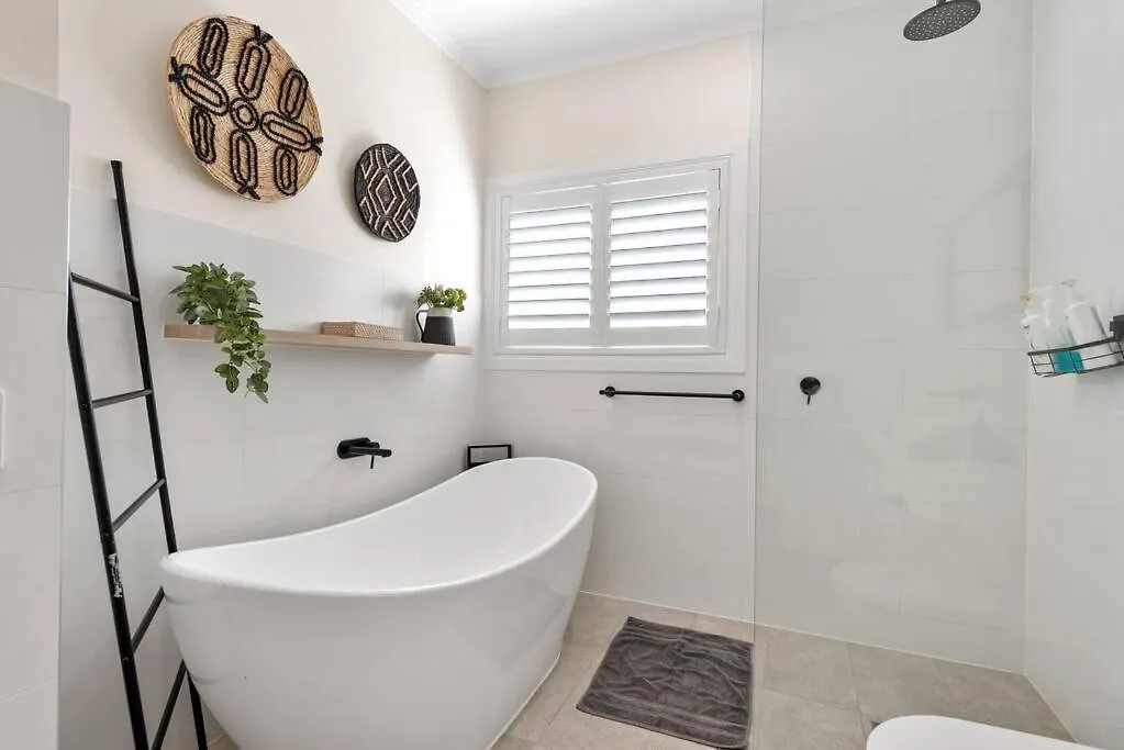 A Family Affair ~ 4 Bed/2.5Bath/Pool ~ Morningside Villa Brisbane 0*,  Australia