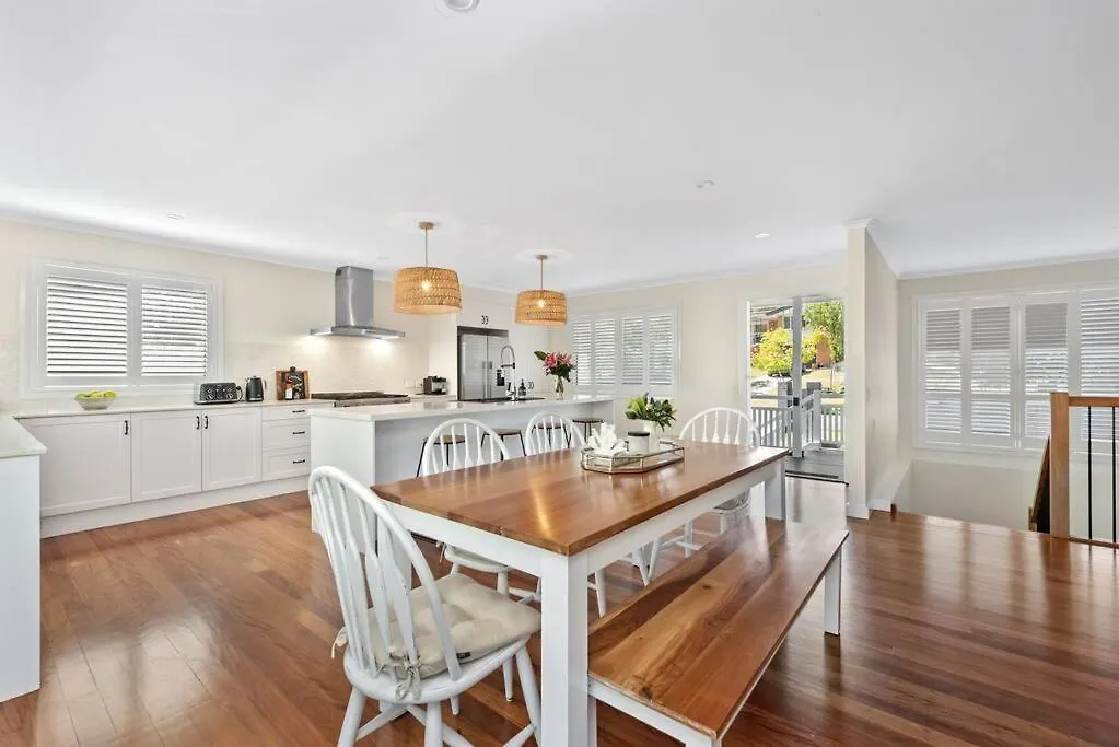 A Family Affair ~ 4 Bed/2.5Bath/Pool ~ Morningside Villa Brisbane Australia