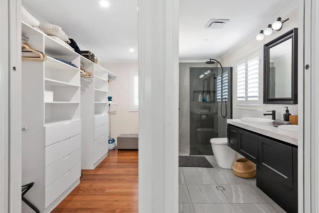 Holiday home A Family Affair ~ 4 Bed/2.5Bath/Pool ~ Morningside Villa Brisbane Australia